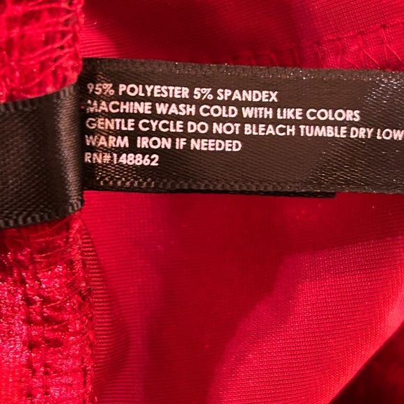 Torrid red velvet relaxed taper pants. - Picture 4 of 8